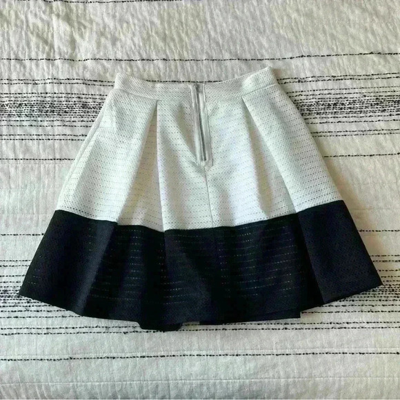 Forever 21  Women’s Black White Summer Pleated Preppy Prep Box Pleat Skirt Small - Picture 3 of 5